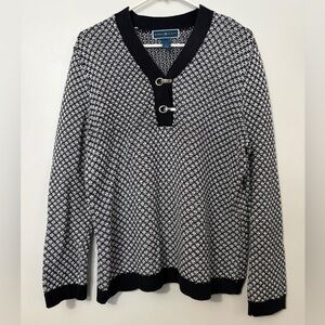 100% Cotton Black and White Patterned V-Neck Textured Henley Pullover Sweater
